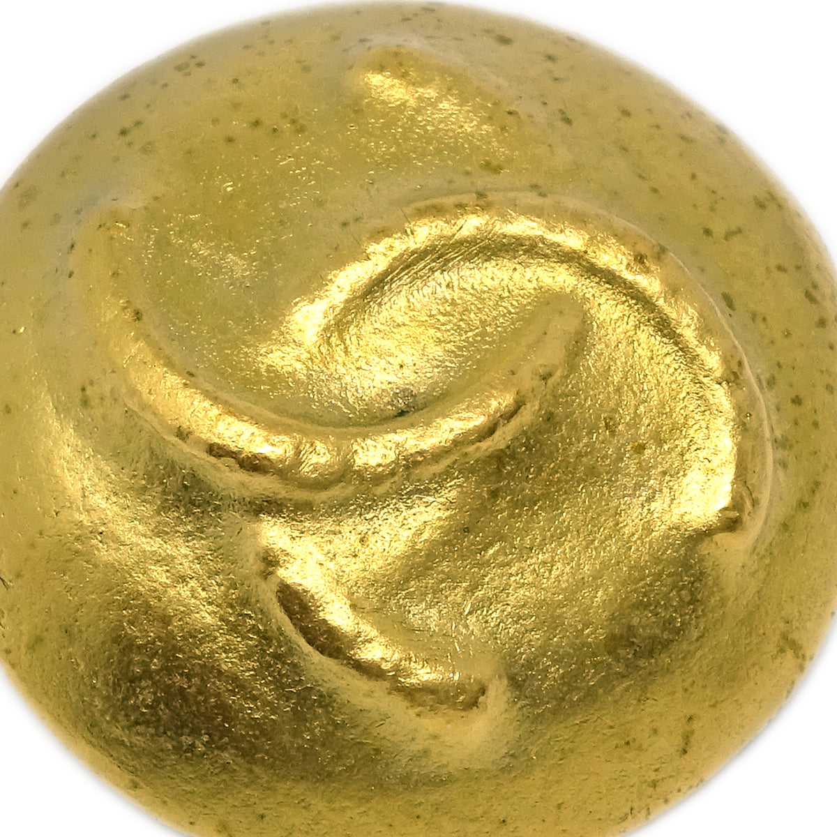 Luxury Chanel Gold Button Earrings Clip-On 95C