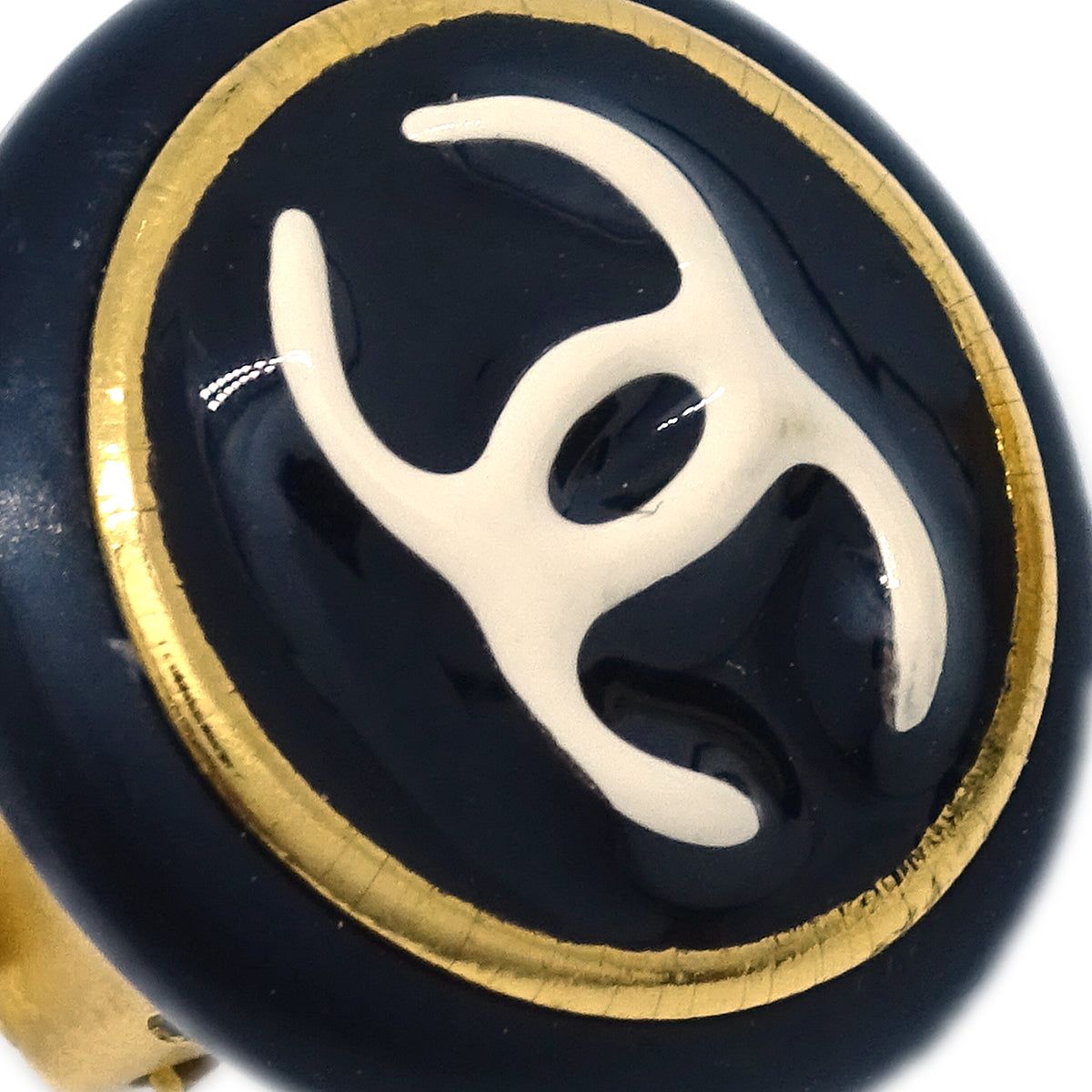 Luxury Chanel Button Earrings Clip-On Black Gold 95A