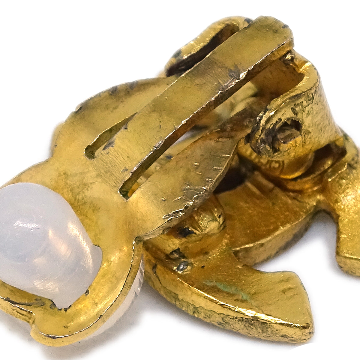 Luxury Chanel Gold CC Earrings Clip-On 99A