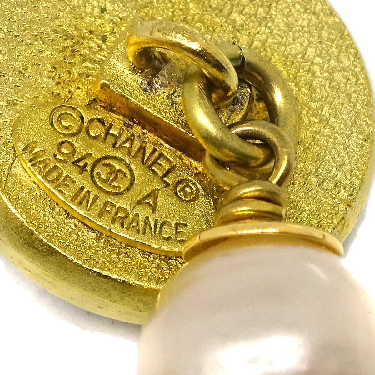Luxury Chanel Cuffs Button Artificial Pearl Gold 94A Small New