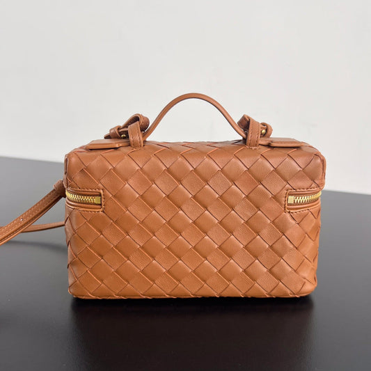 Luxury Bottega Veneta BANG BANG 22 VANITY CASE IN CINNAMON BROWN CALFSKIN