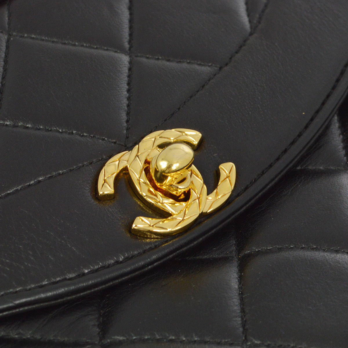 Luxury Chanel 1994-1996 Black Lambskin Camera Bag Mini
