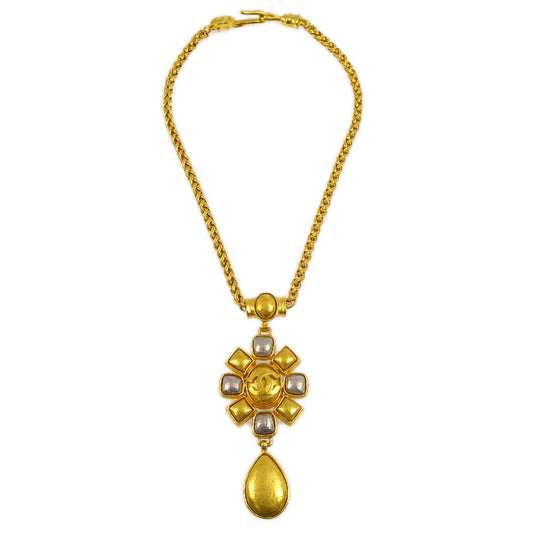 Luxury Chanel Gold Pendant Necklace 97A