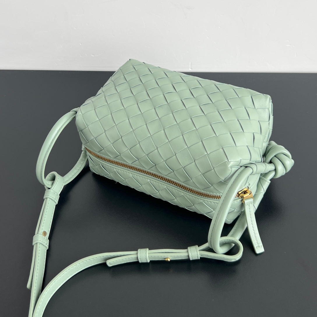 Luxury Bottega Veneta BV Loop Top Handle 19cm Sauge Lambskin
