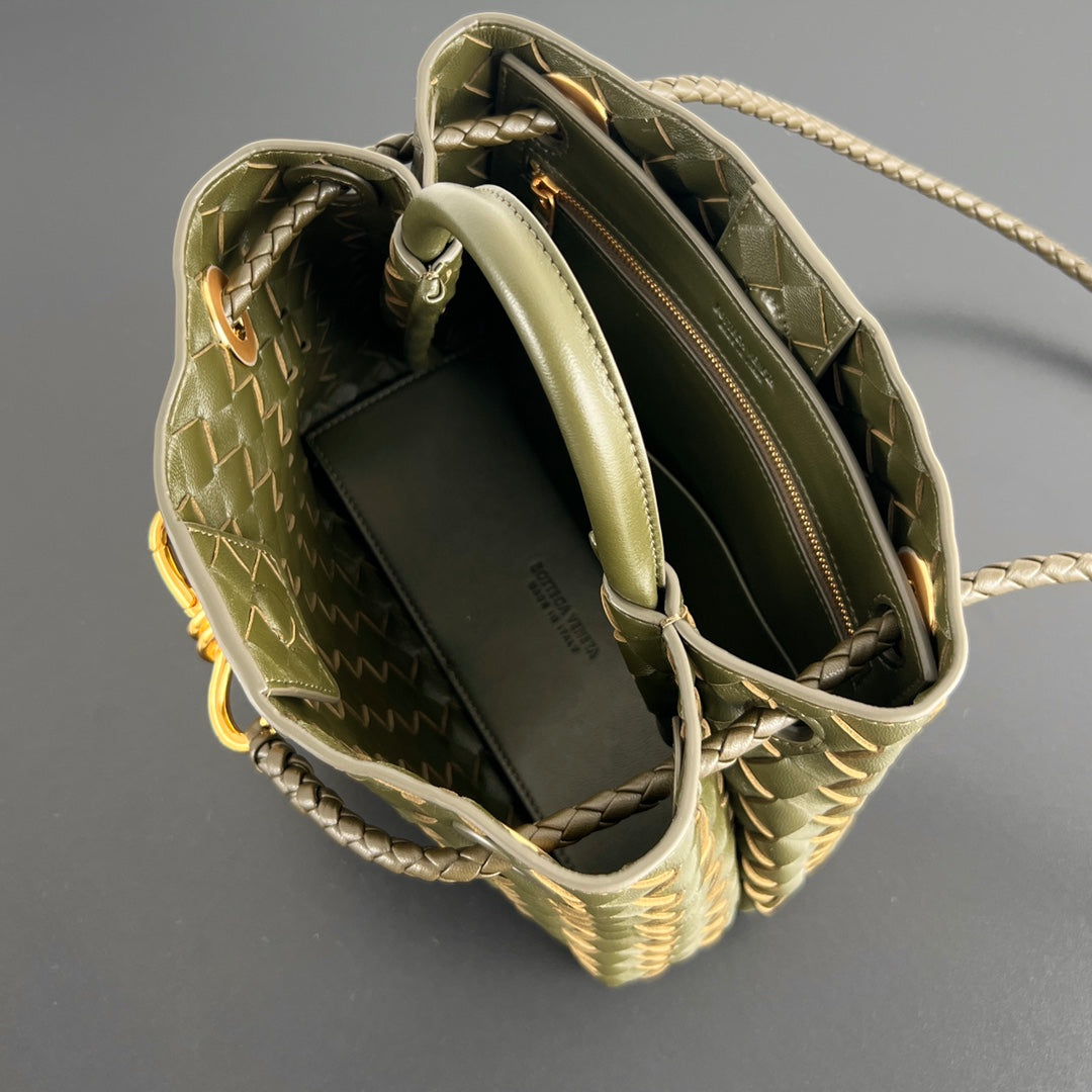 Luxury Bottega Veneta bv medium andiamo 32 khaki green lambskin