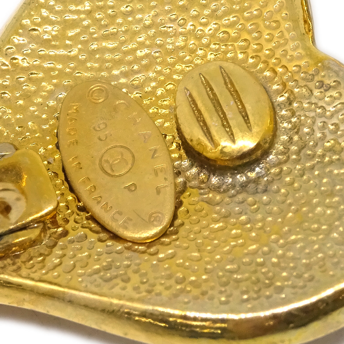Luxury Chanel Gold Heart Earrings Clip-On 95P