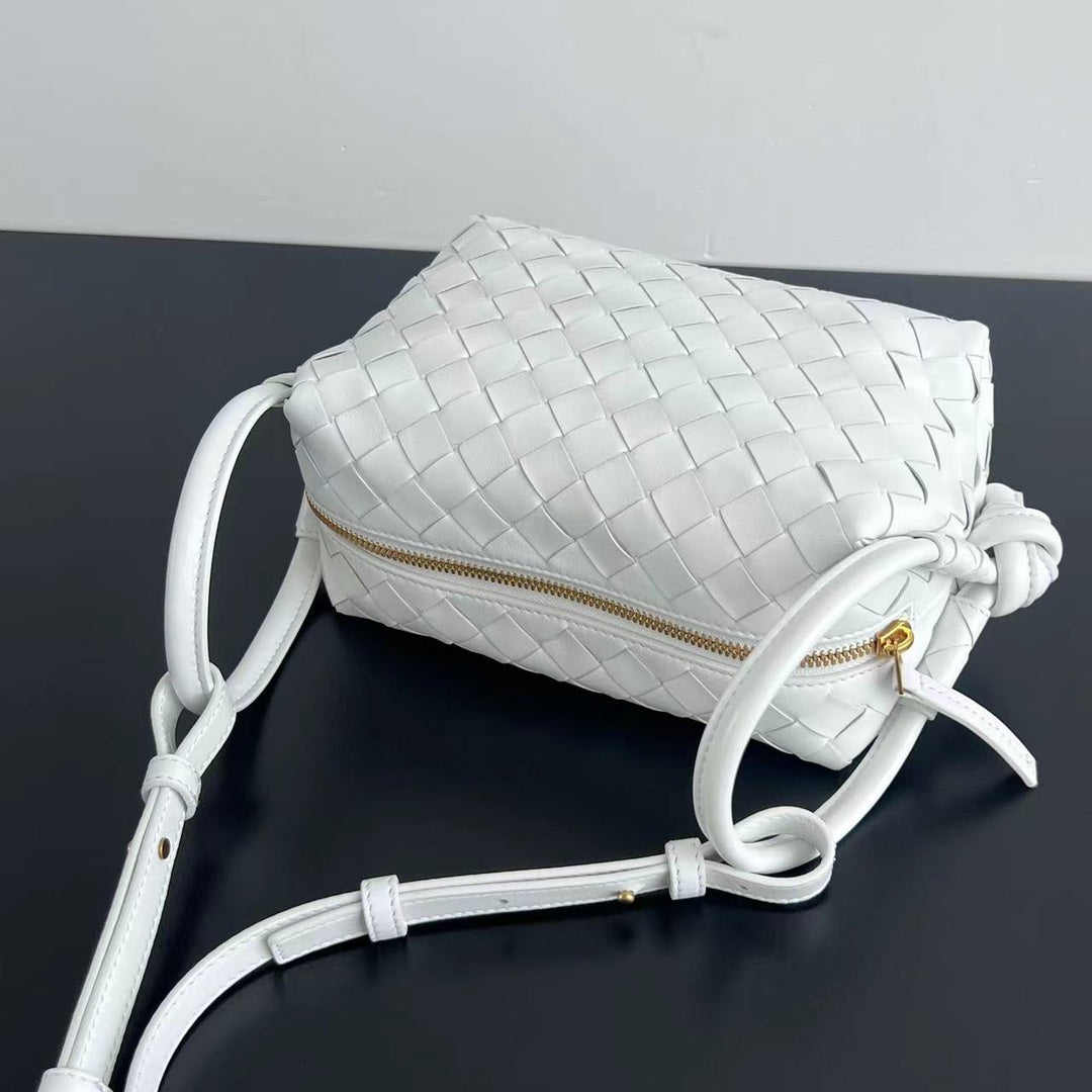 Luxury Bottega Veneta BV Loop Top Handle 19cm White Lambskin