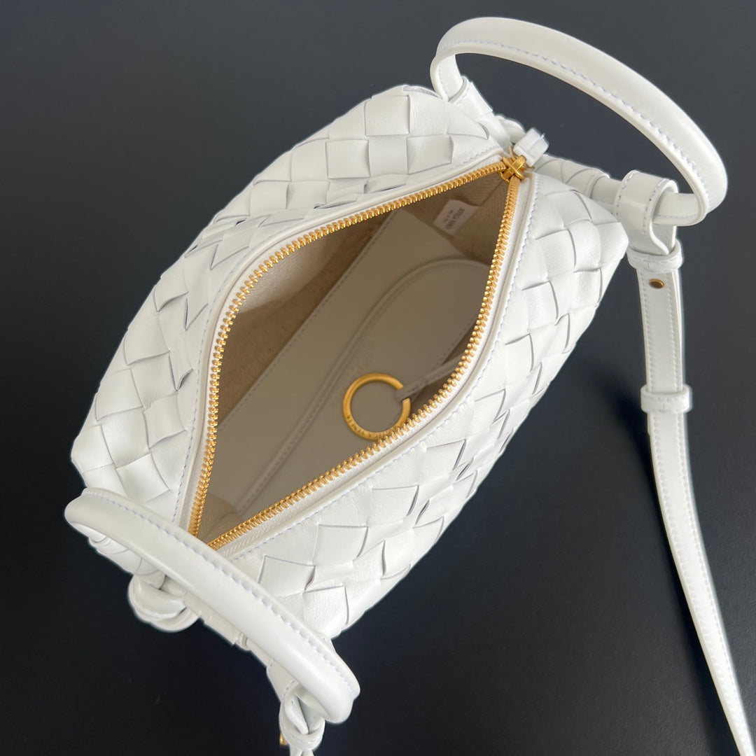 Luxury Bottega Veneta BV Loop Top Handle 19cm White Lambskin