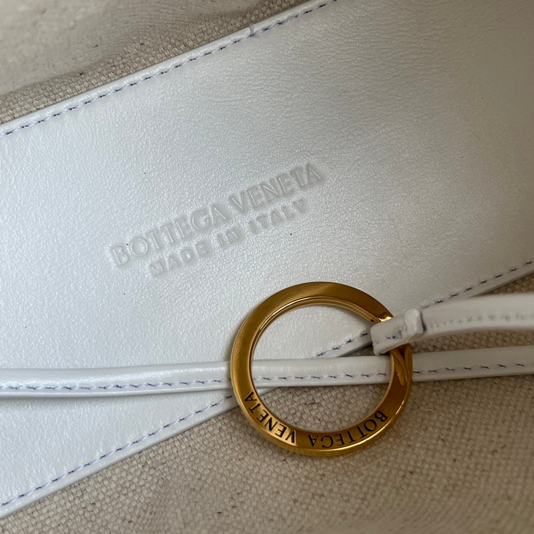 Luxury Bottega Veneta BV Loop Top Handle 19cm White Lambskin