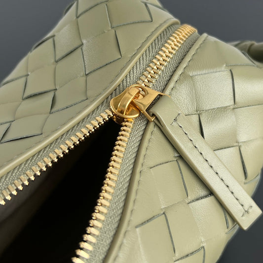 Luxury Bottega Veneta BV Loop Top Handle 19cm Green Beige Lambskin