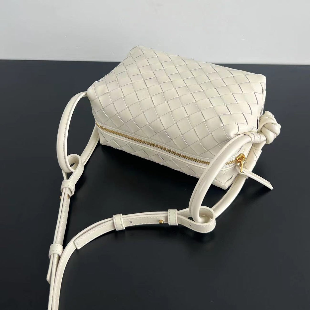 Luxury Bottega Veneta BV Loop Top Handle 19cm Cream Lambskin