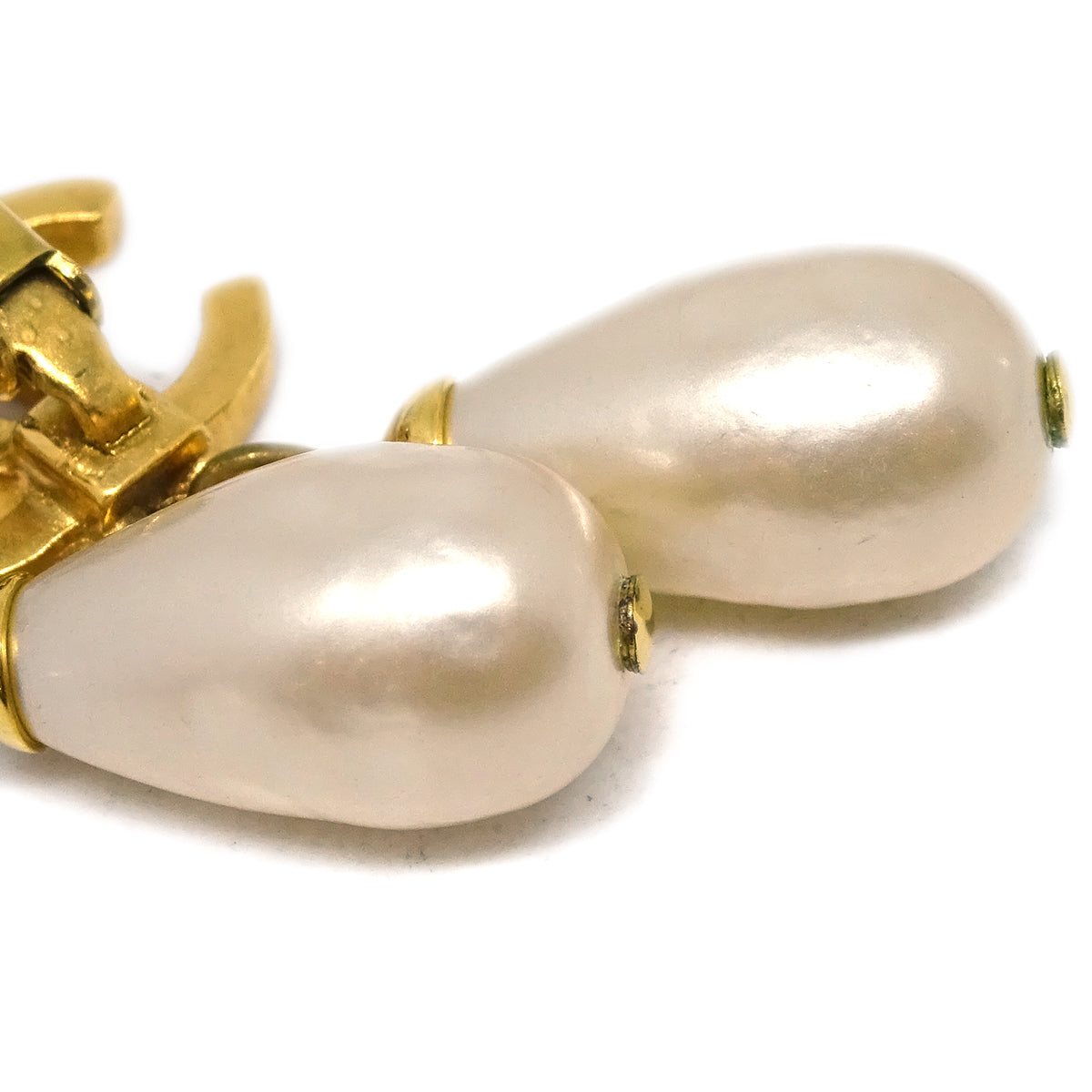 Luxury Chanel Artificial Pearl Dangle Earrings Clip-On 95P