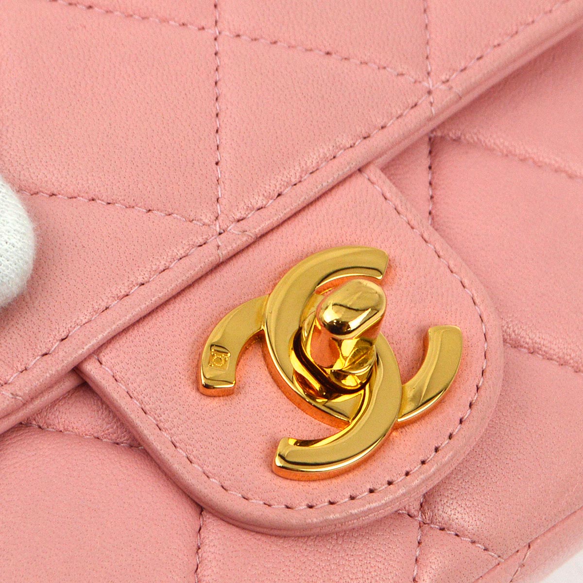Luxury Chanel 1996-1997 Pink Lambskin Handbag