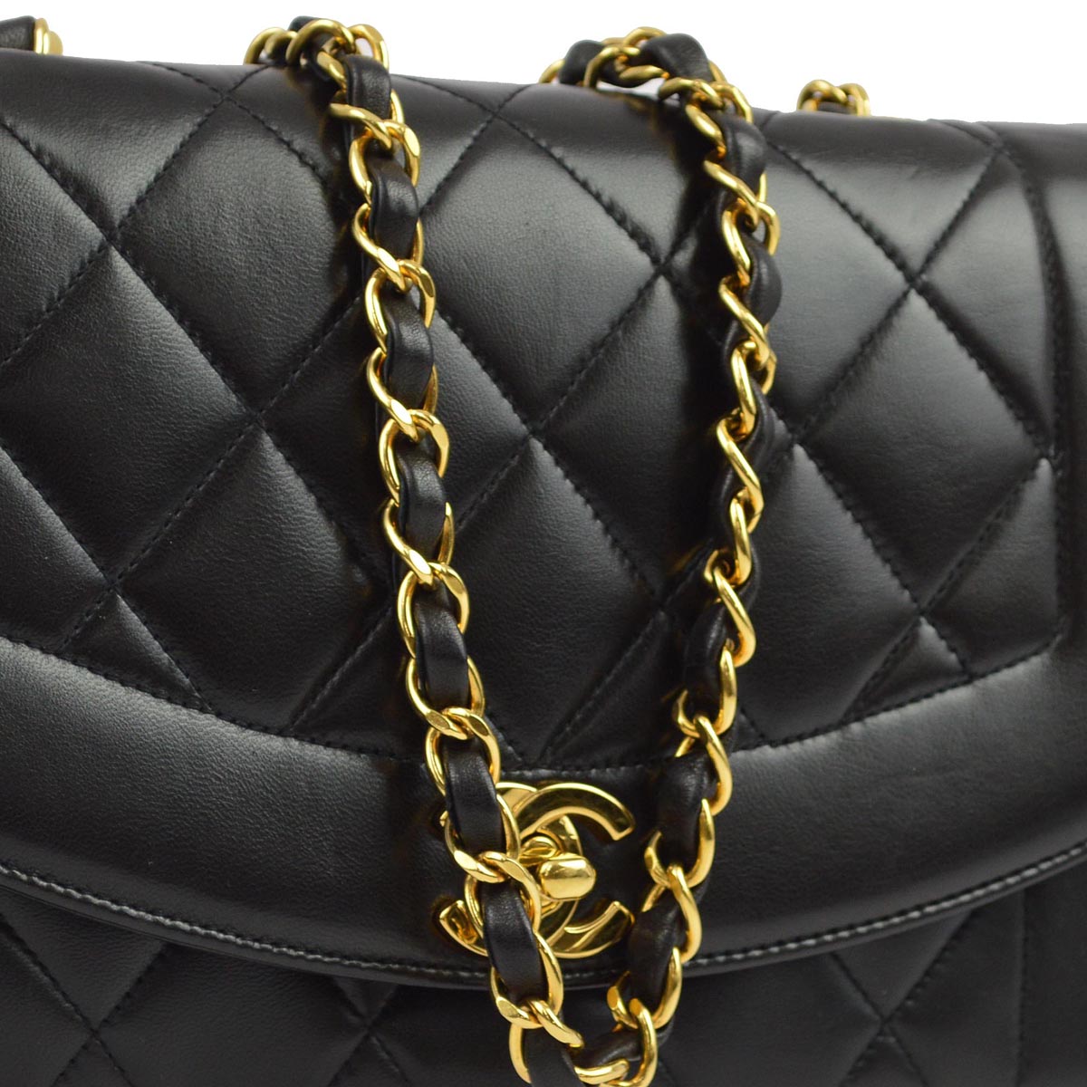Luxury Chanel 1994-1996 Black Lambskin Small Diana Shoulder Bag