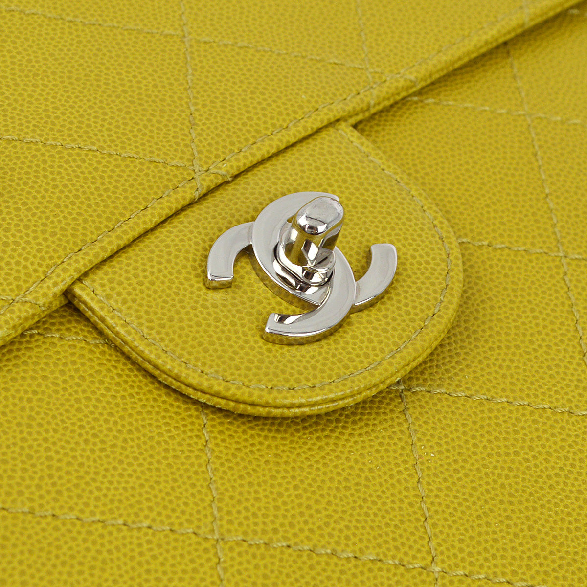 Luxury Chanel 1997-1999 Yellow Green Caviar Single Flap Shoulder Bag