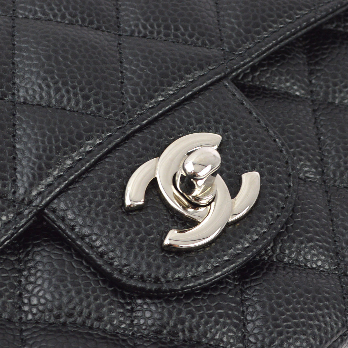Luxury Chanel 2009-2010 Black Caviar East West Shoulder Bag