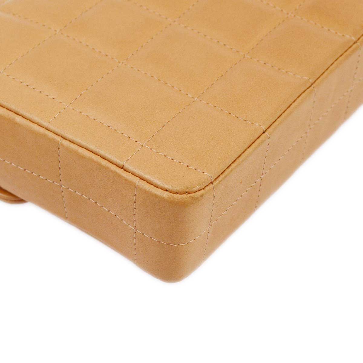 Luxury Chanel 2000-2001 Beige Lambskin East West Choco Bar Chain Shoulder Bag