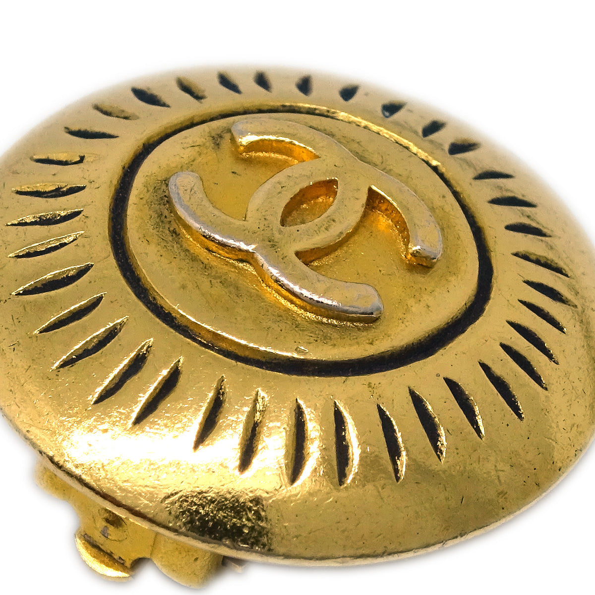 Luxury Chanel Button Earrings Clip-On Gold 96C