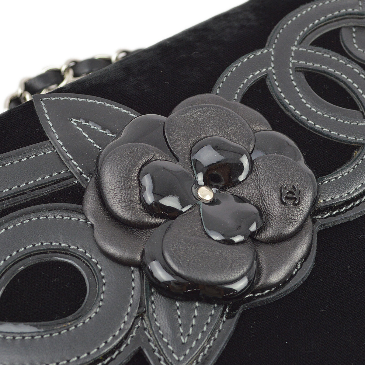Luxury Chanel 2005-2006 Black Velvet Camelia Single Chain Shoulder Bag