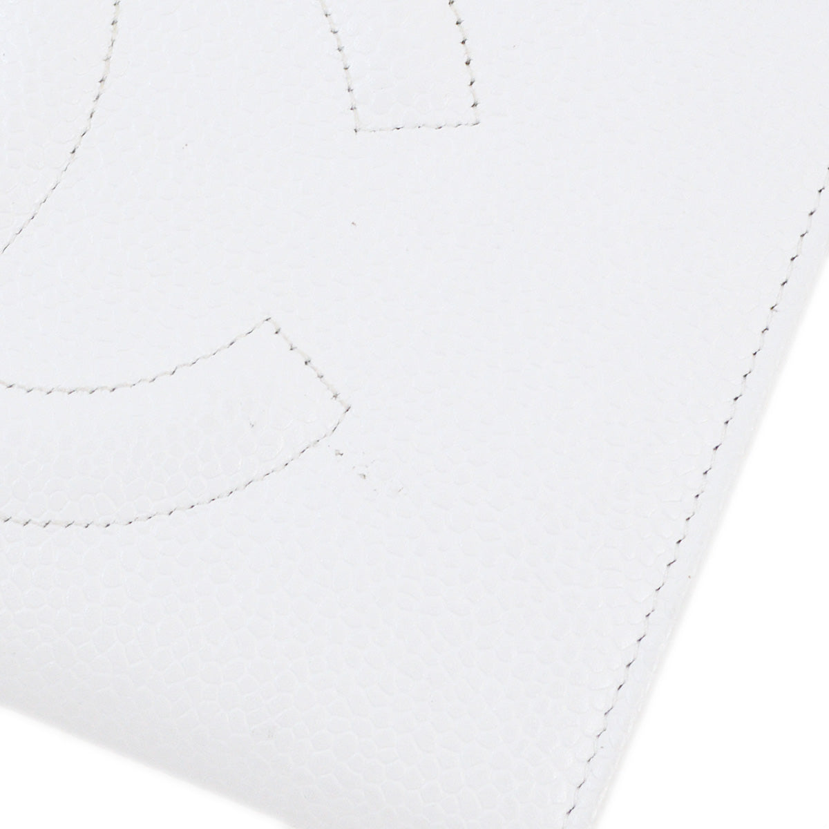 Luxury Chanel 1997-1999 White Caviar Bifold Wallet