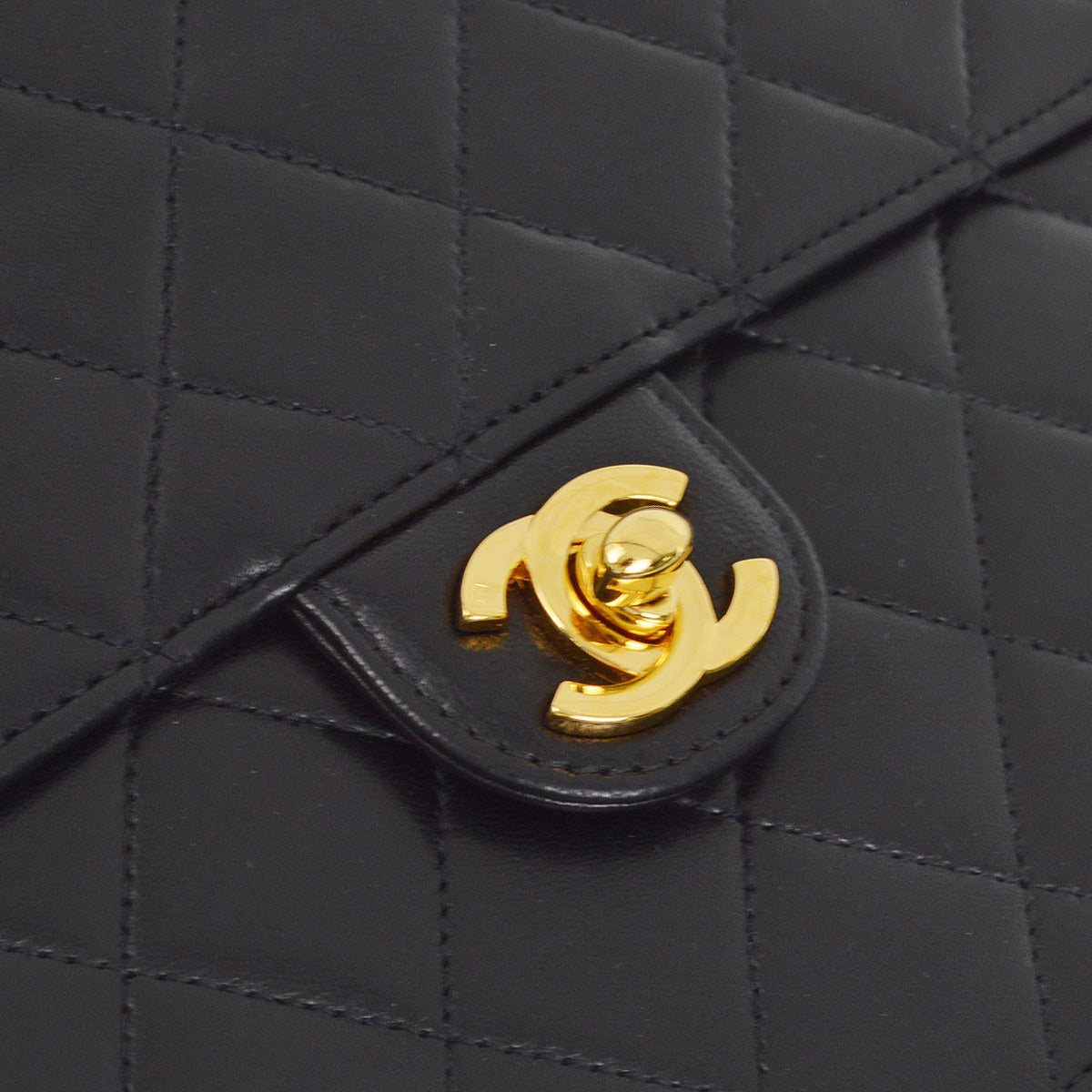 Luxury Chanel 2001-2003 Black Lambskin Turnlock Small Half Flap Shoulder Bag