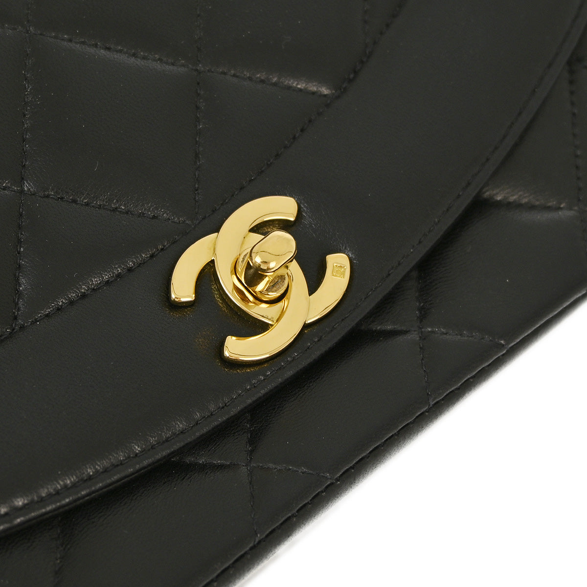 Luxury Chanel 1994-1996 Black Lambskin Small Diana Shoulder Bag