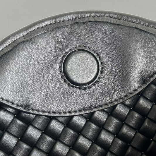 Luxury Bottega Veneta BV Small Cobble Top Handle 23cm Black Lambskin