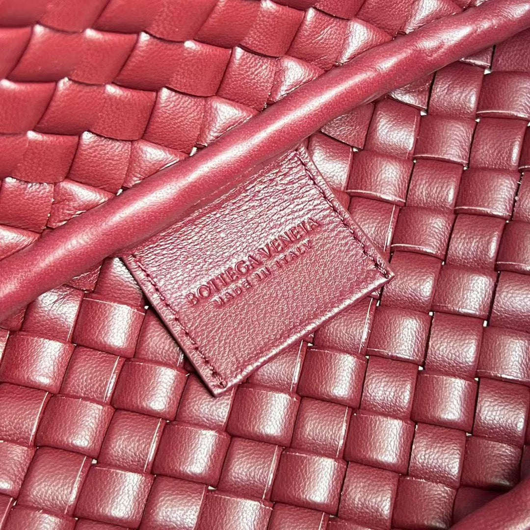 Luxury Bottega Veneta BV Small Cobble Top Handle 23cm Dark Red Lambskin