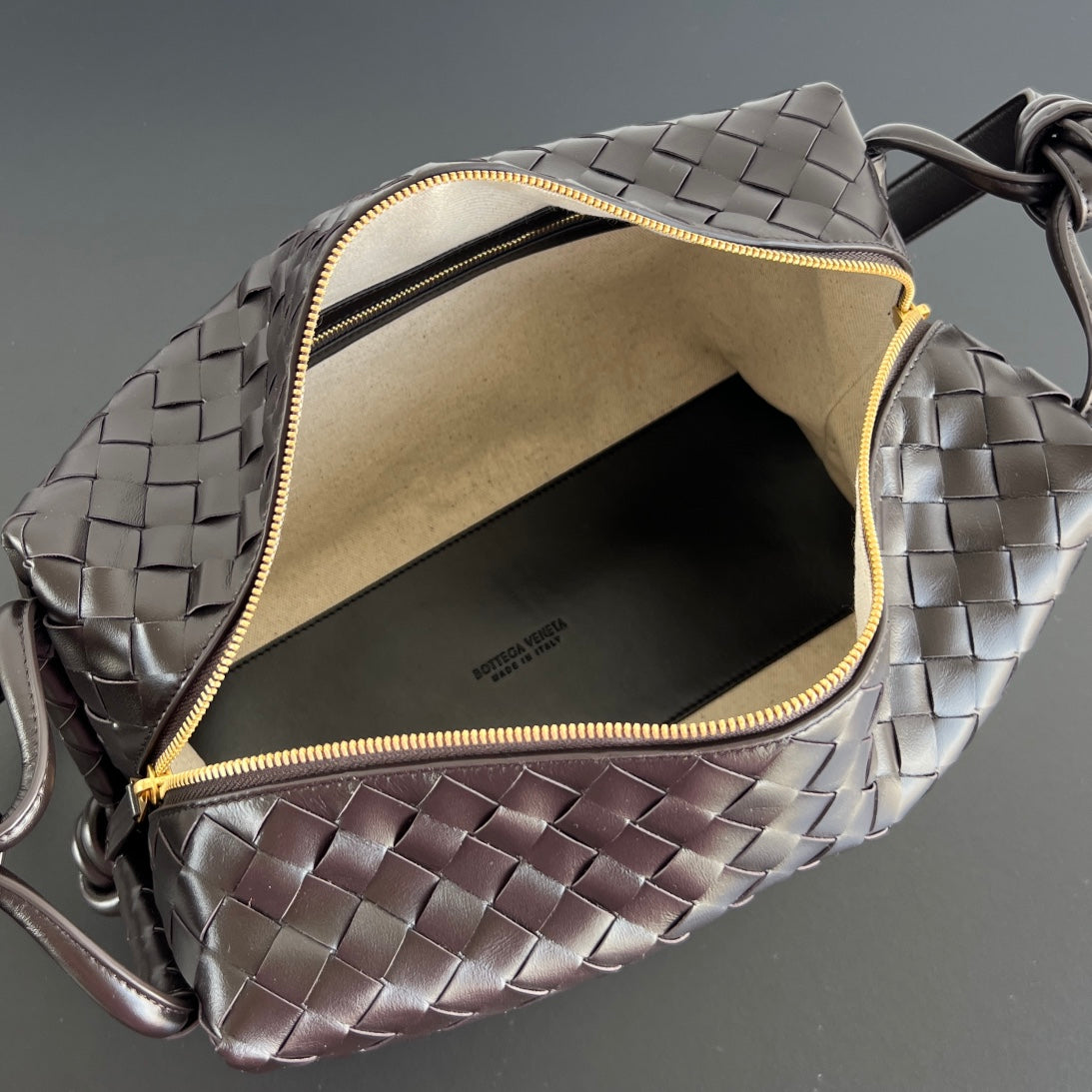 Luxury Bottega Veneta BV Loop Weekender 38cm Chocolate Calfskin