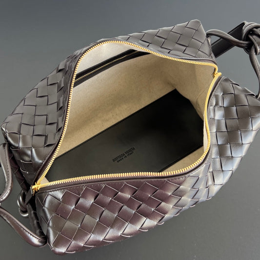 Luxury Bottega Veneta BV Loop Weekender 38cm Chocolate Calfskin