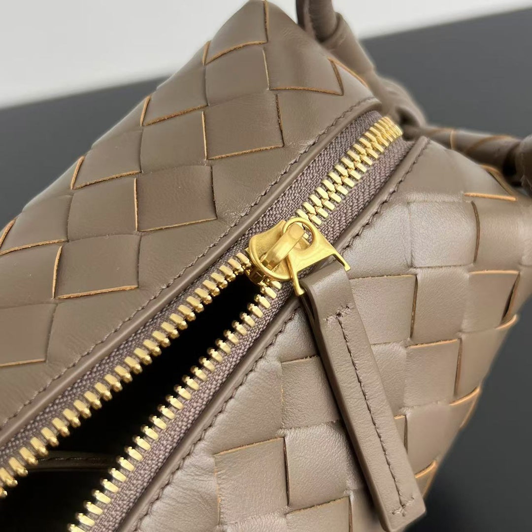 Luxury Bottega Veneta BV Loop Top Handle 19cm Brown Lambskin