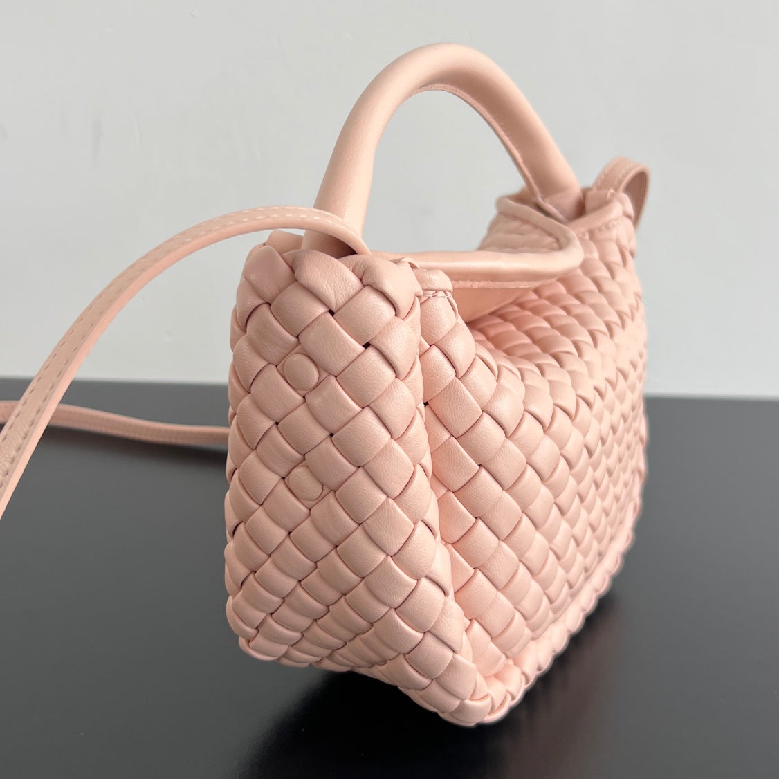 Luxury Bottega Veneta BV Small Cobble Top Handle 23cm Pastel Pink Lambskin