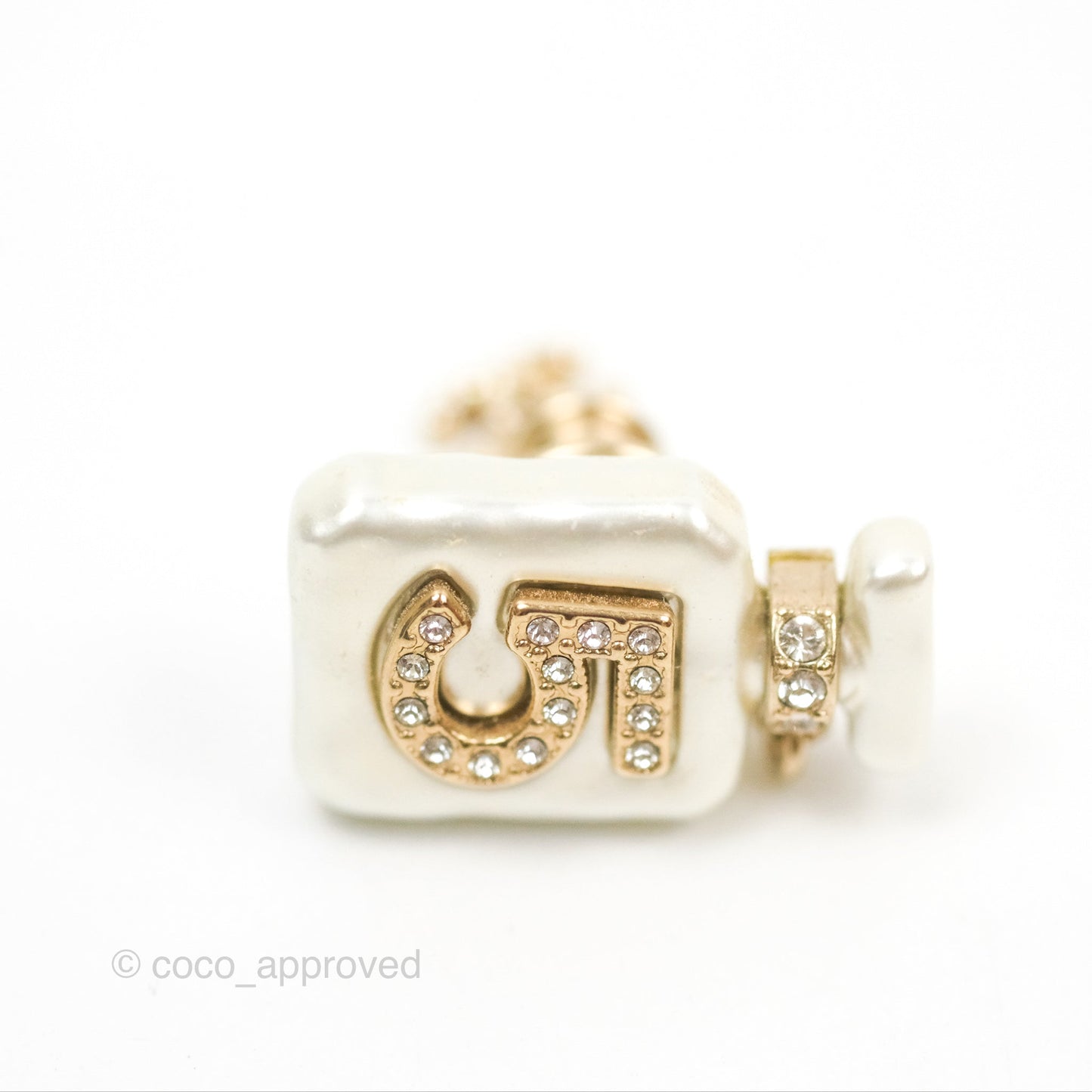 Chanel No5 Perfume Bottle Pearl Pin Brooch Gold Tone 22S