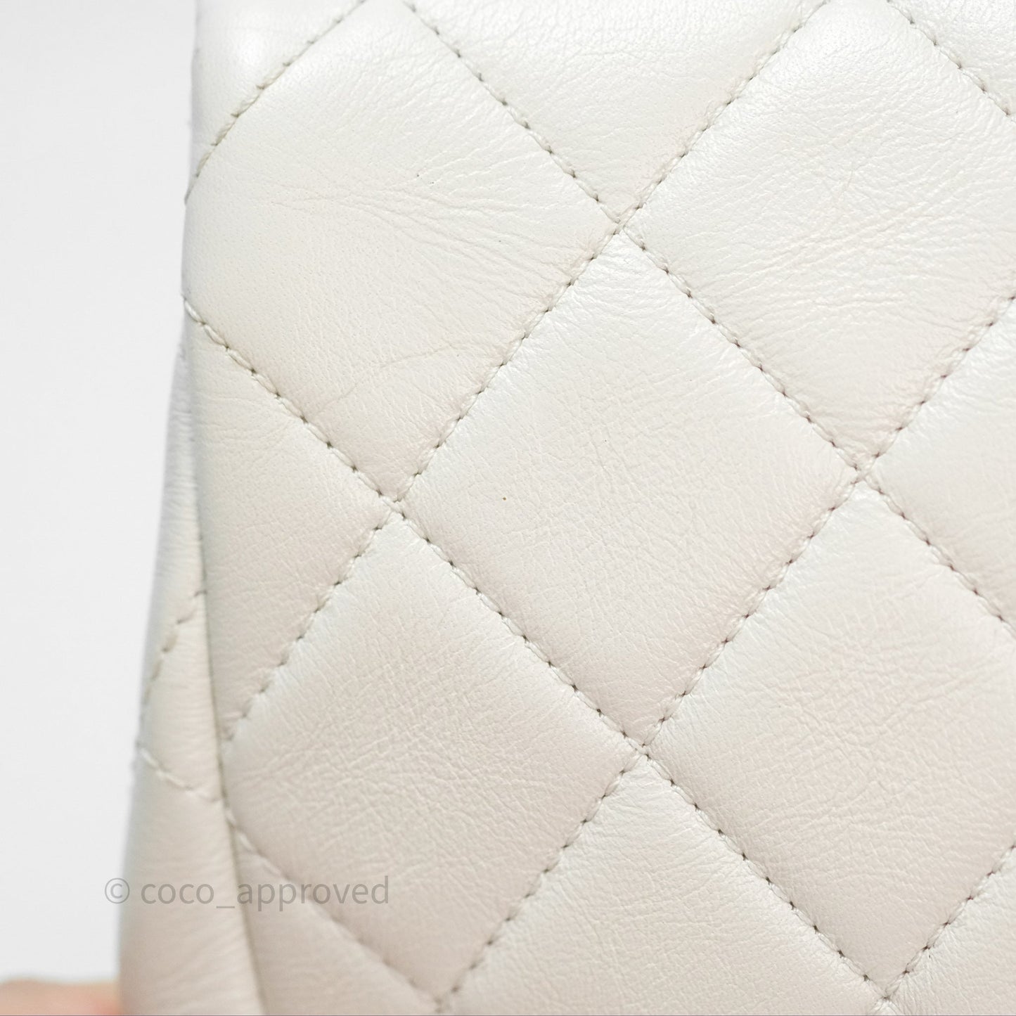 Chanel Quilted Pearl Flap Bag White Shiny Crumpled Calfskin Aged Gold Hardware 22C