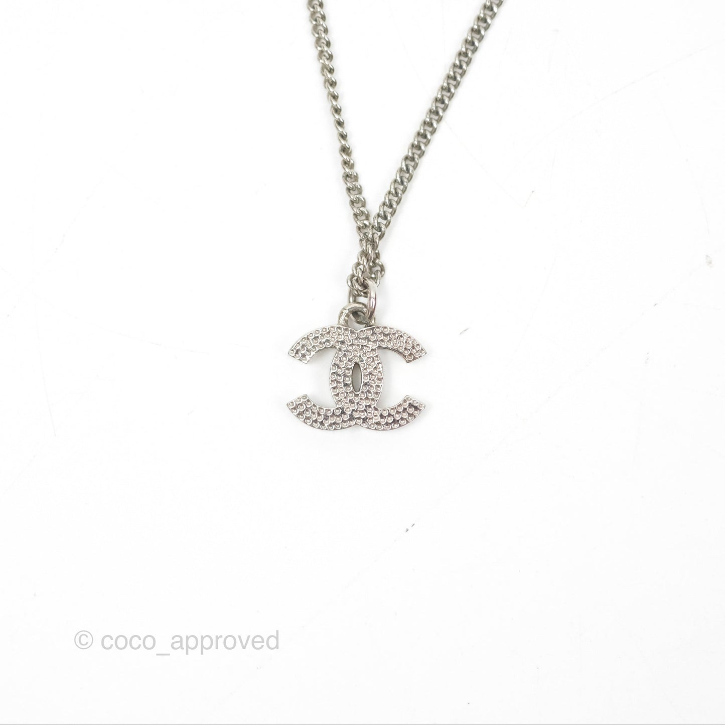 Chanel CC Pearl Necklace Silver Tone 12V