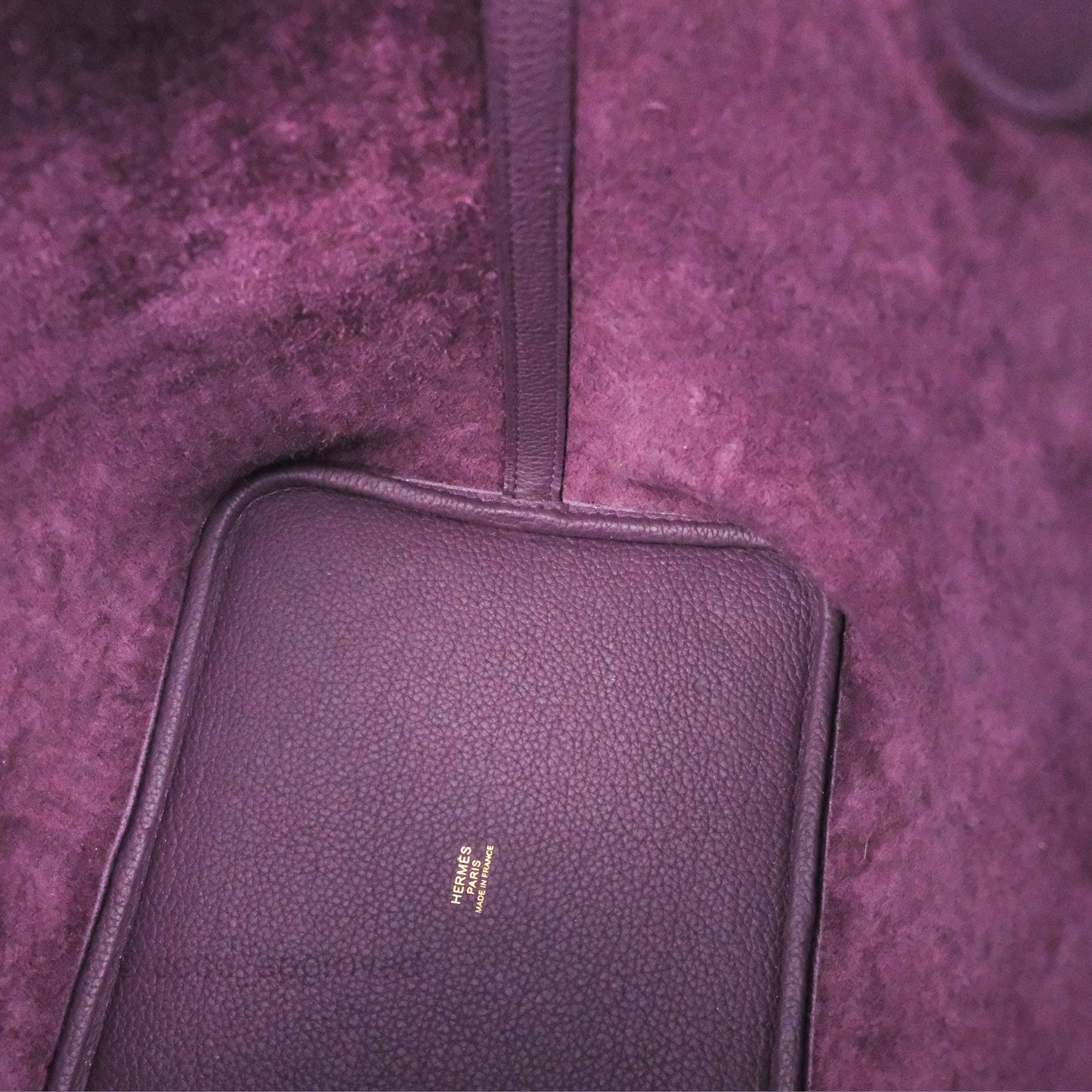 Hermès Picotin 22 Lock Cassis Taurillon Maurice Gold Hardware