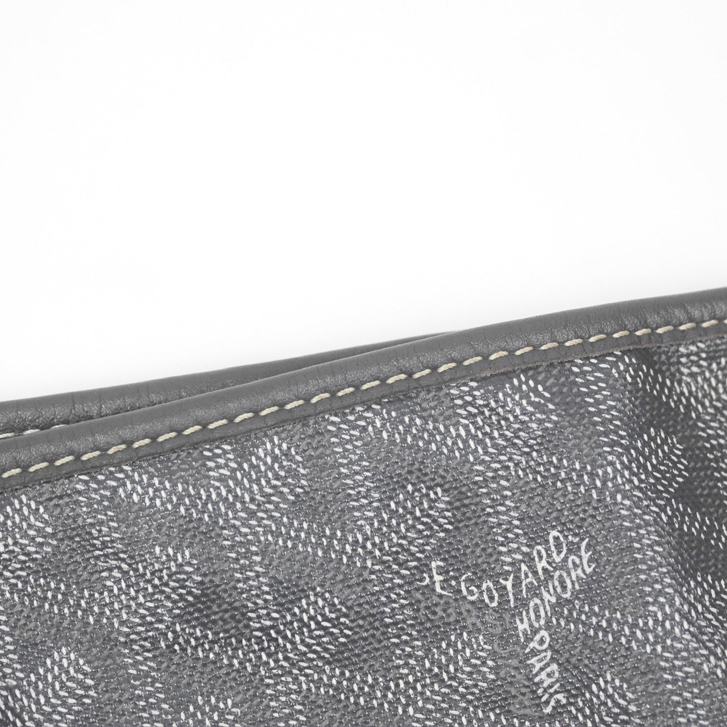 Goyard St Louis Tote PM ⁣⁣⁣⁣⁣⁣⁣⁣⁣⁣⁣⁣⁣⁣⁣⁣⁣⁣⁣⁣Grey Goyardine Canvas