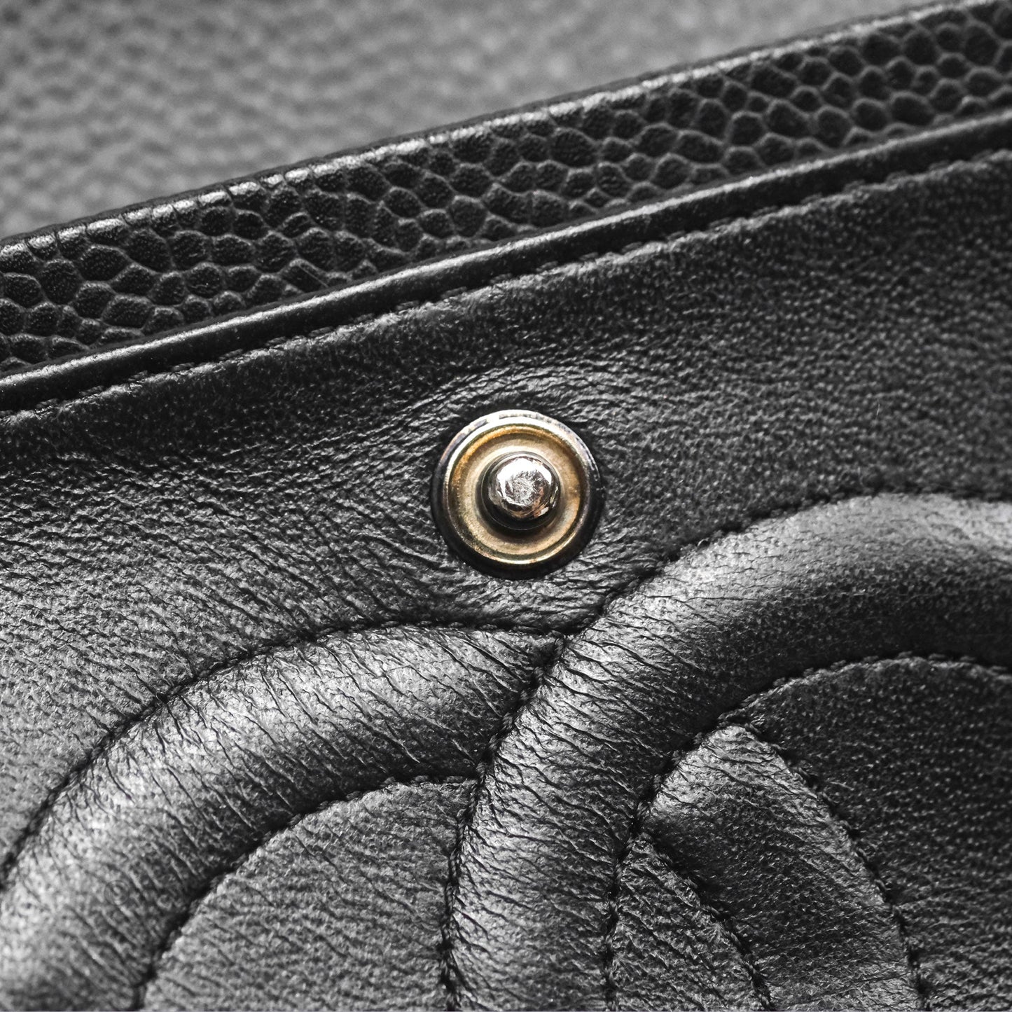 Chanel Classic M/L Medium Flap Quilted Black Caviar Silver Hardware
