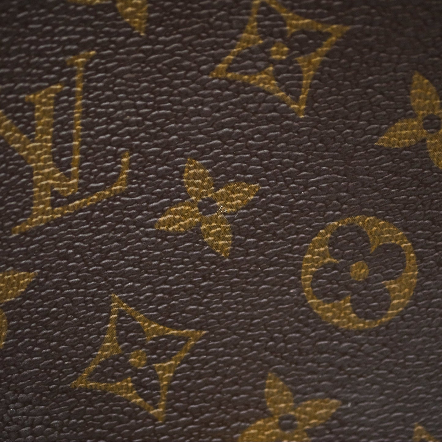 Louis Vuitton Pochette Metis Monogram Canvas
