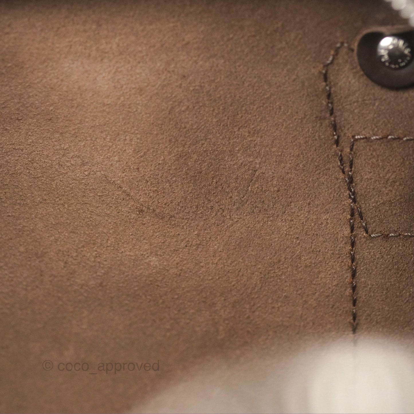Louis Vuitton Vintage Kendall PM in Brown Taiga Leather