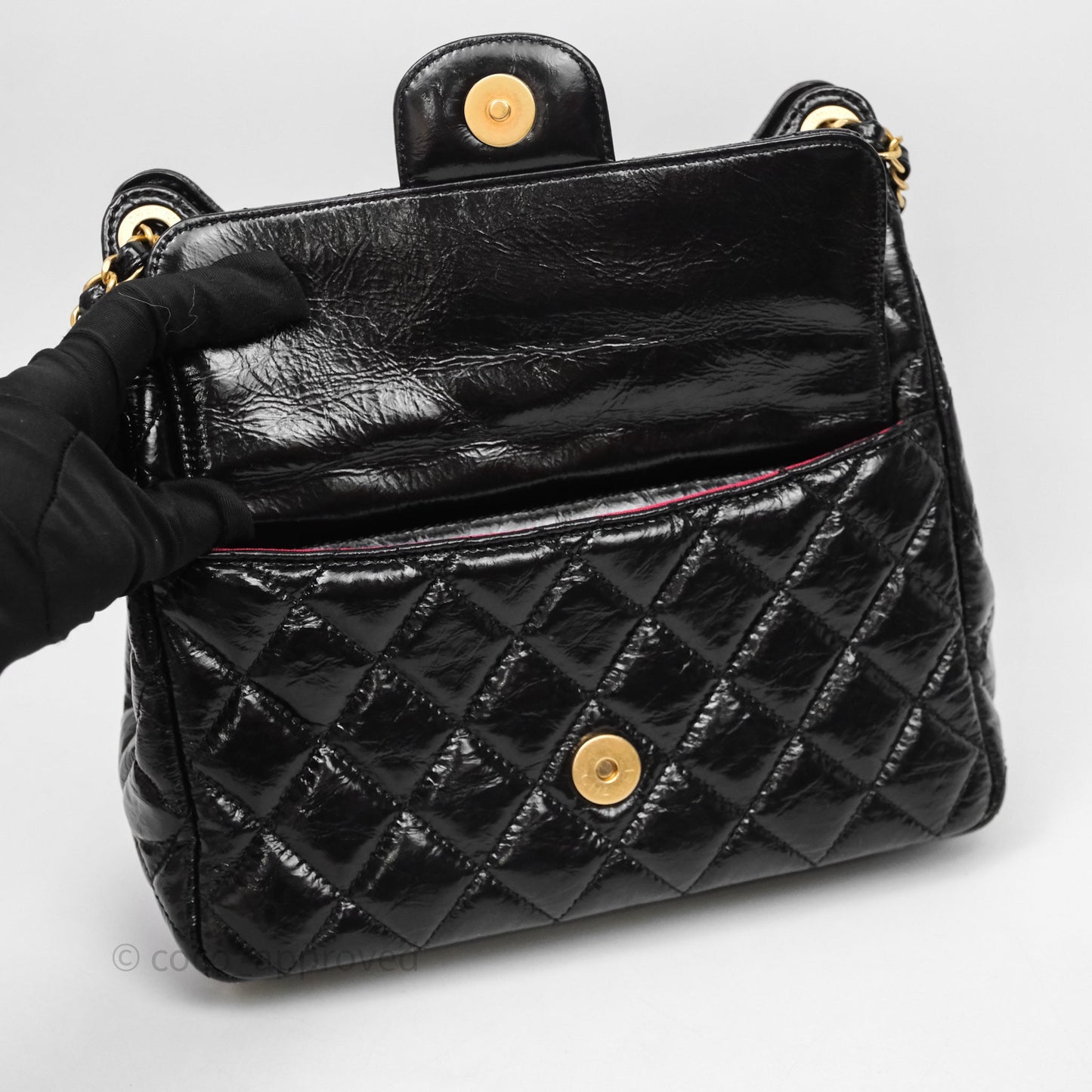 Chanel Medium Quilted Wavy CC Hobo Black Shiny Crumpled Calfskin Aged Gold Hardware