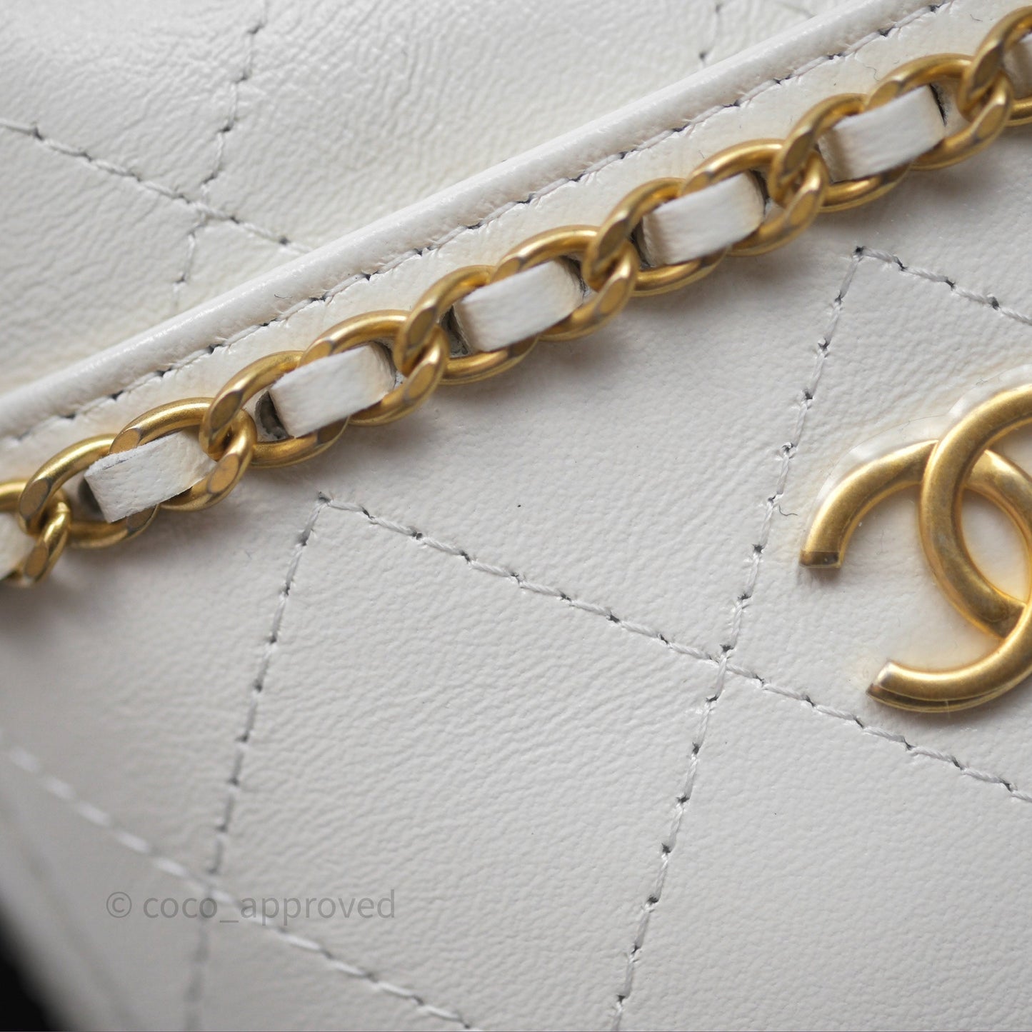 Chanel Mini Bucket Bag White Shiny Lambskin Aged Gold Hardware 25C