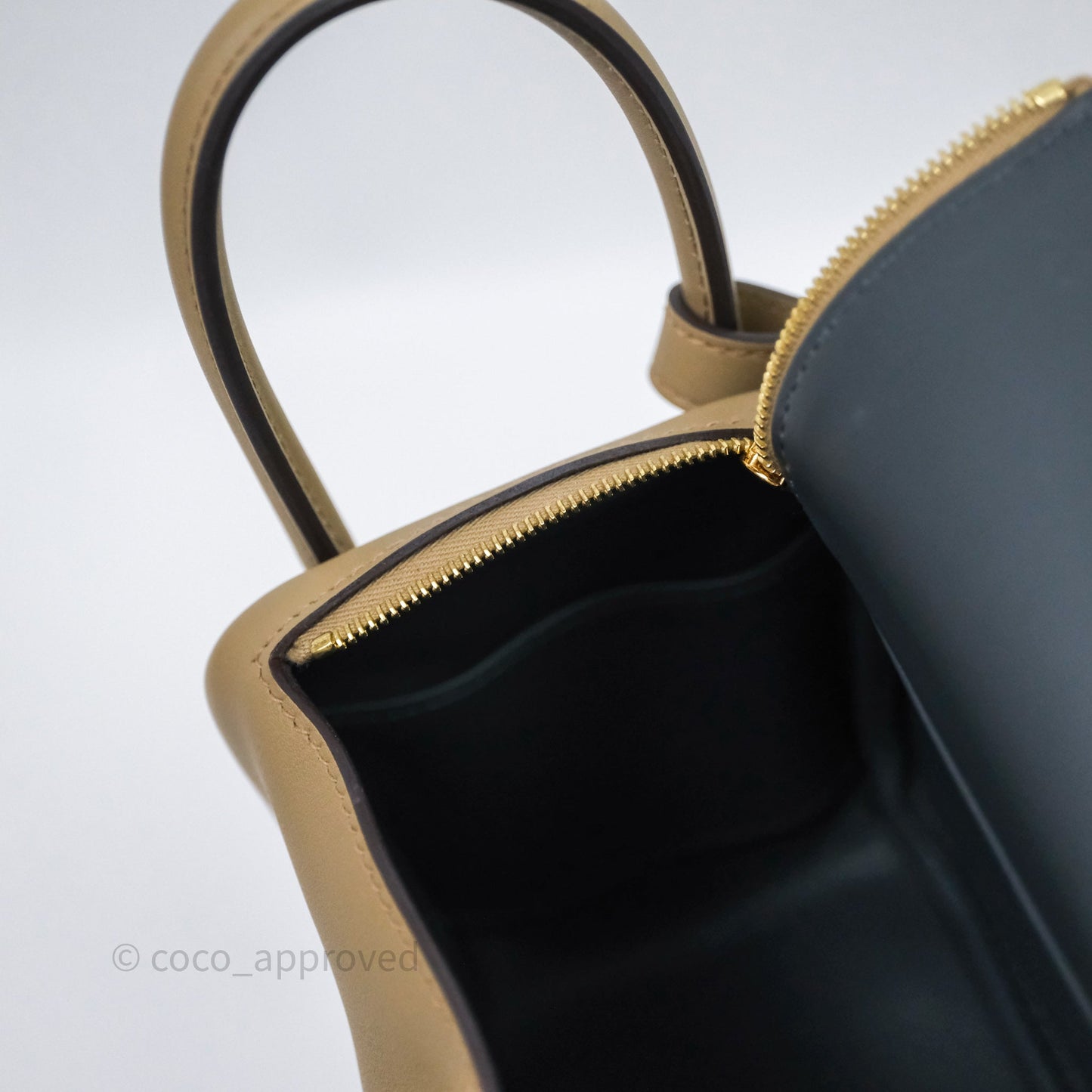 Hermès Mini Lindy II Swift Beige Marfa 8Q/Gris Misty H0 Gold Hardware