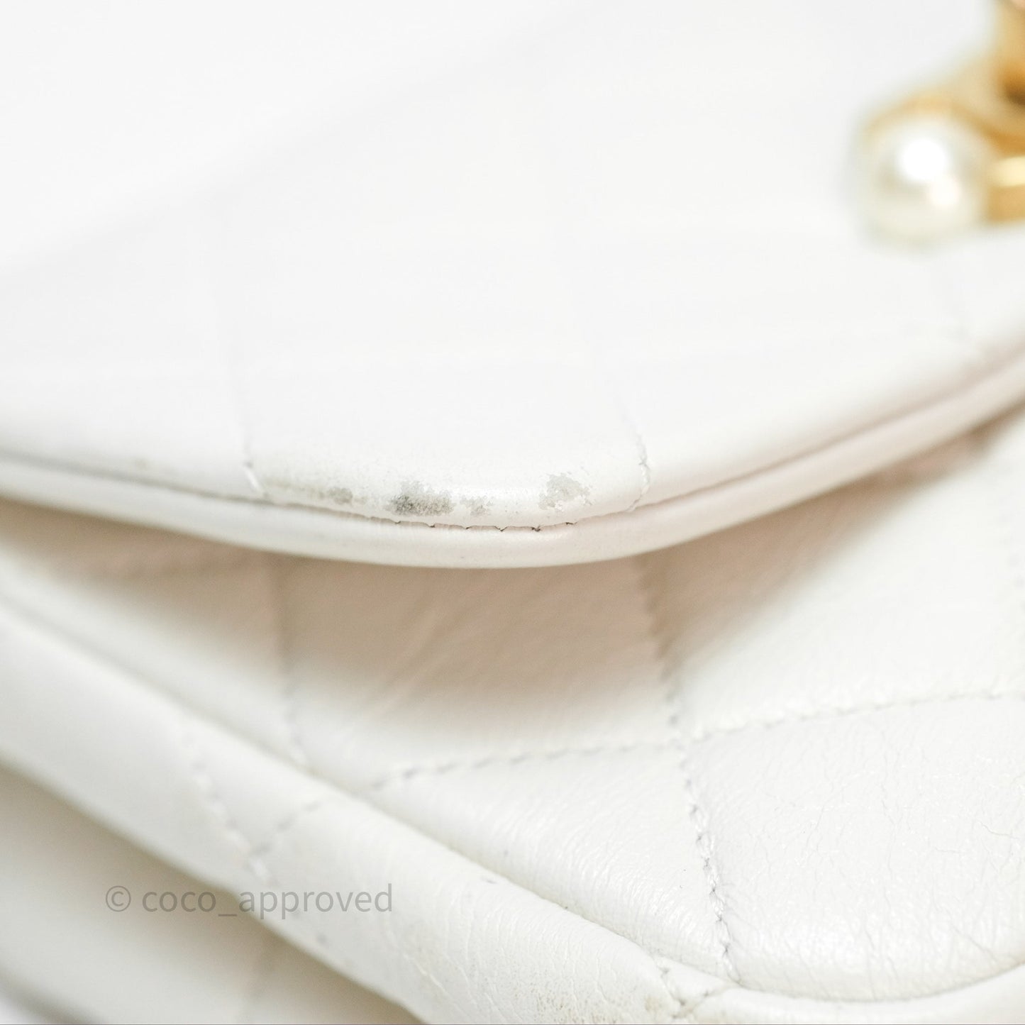 Chanel Quilted Pearl Flap Bag White Shiny Crumpled Calfskin Aged Gold Hardware 22C