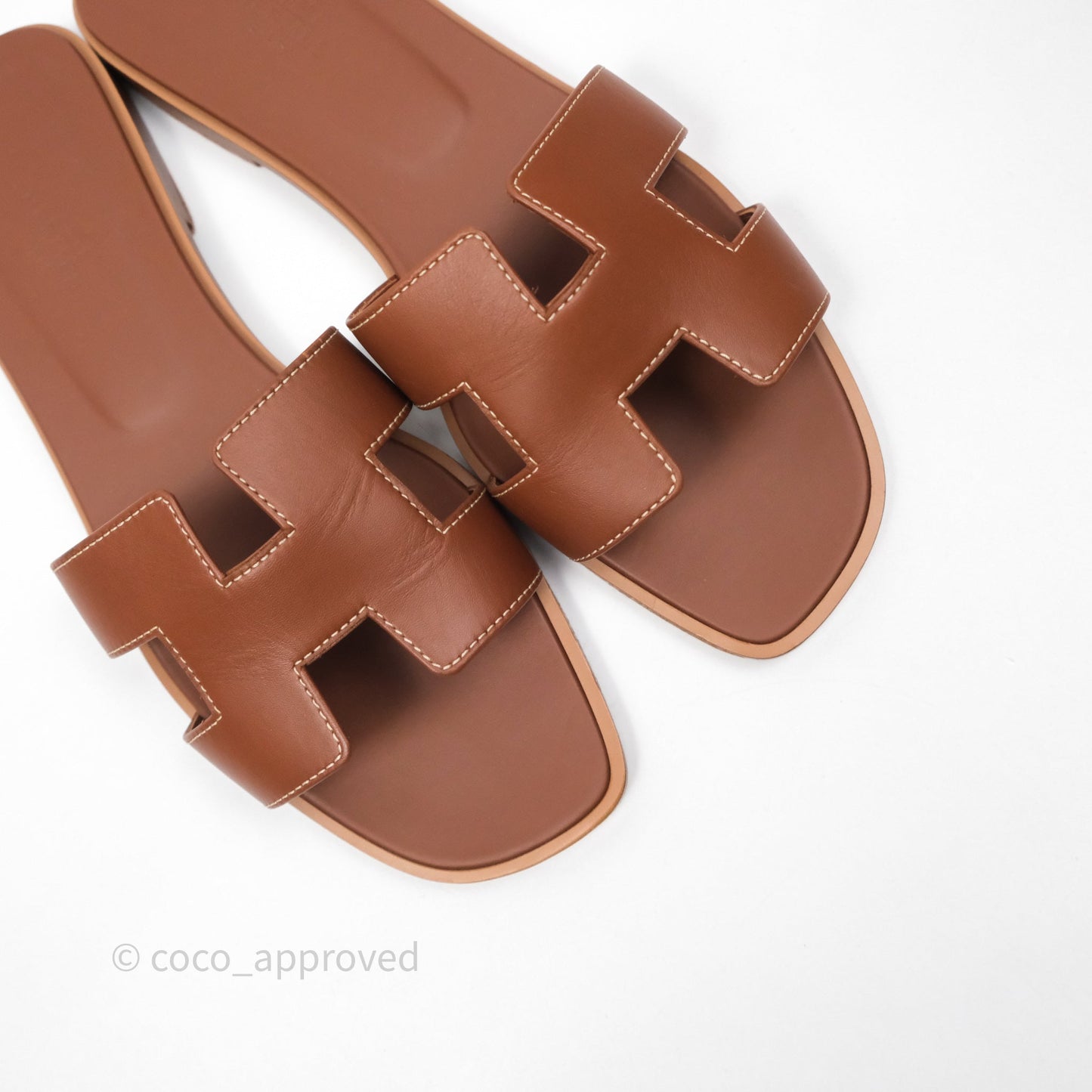 Hermès Oran Sandals in Gold Size 39