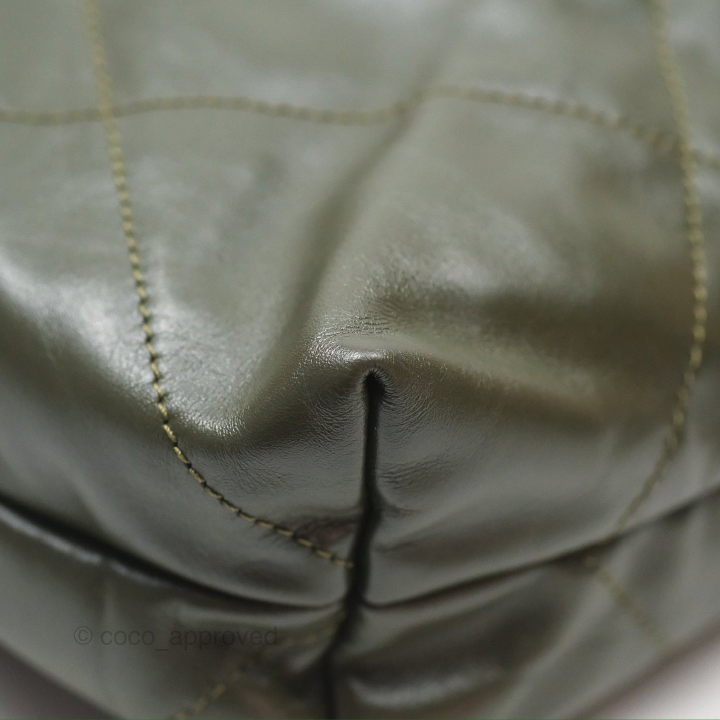Chanel 22 Medium Green Shiny Calfskin Ruthenium Hardware