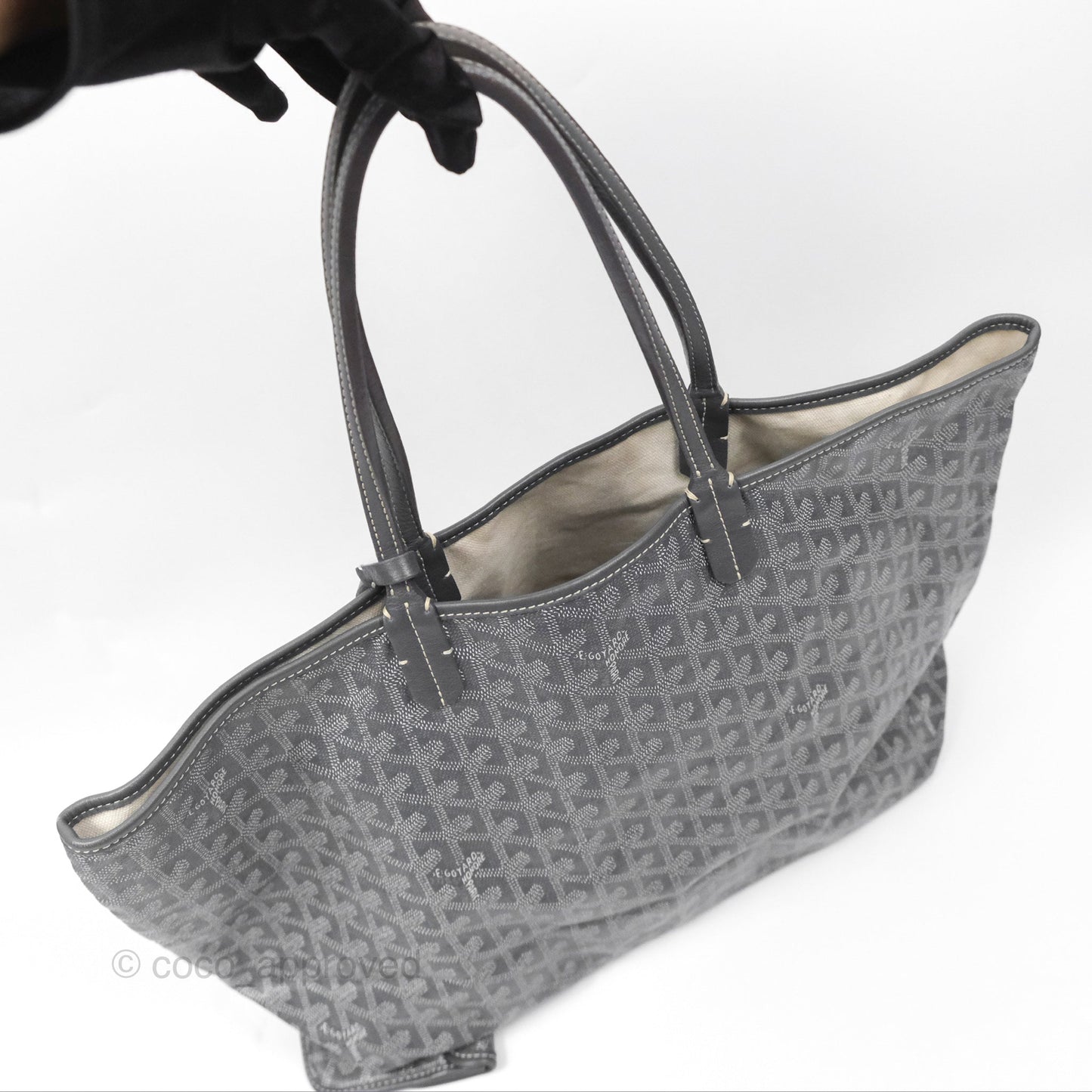 Goyard St Louis Tote PM ⁣⁣⁣⁣⁣⁣⁣⁣⁣⁣⁣⁣⁣⁣⁣⁣⁣⁣⁣⁣Grey Goyardine Canvas