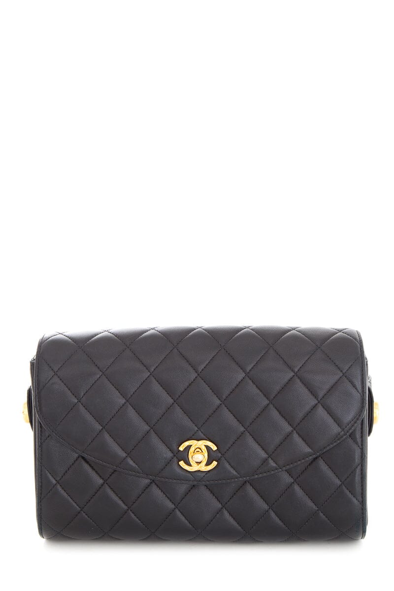 Luxury Chanel Vintage 1991 Black Quilted Lambskin Flap Crossbody Handbag with Gold Hardware