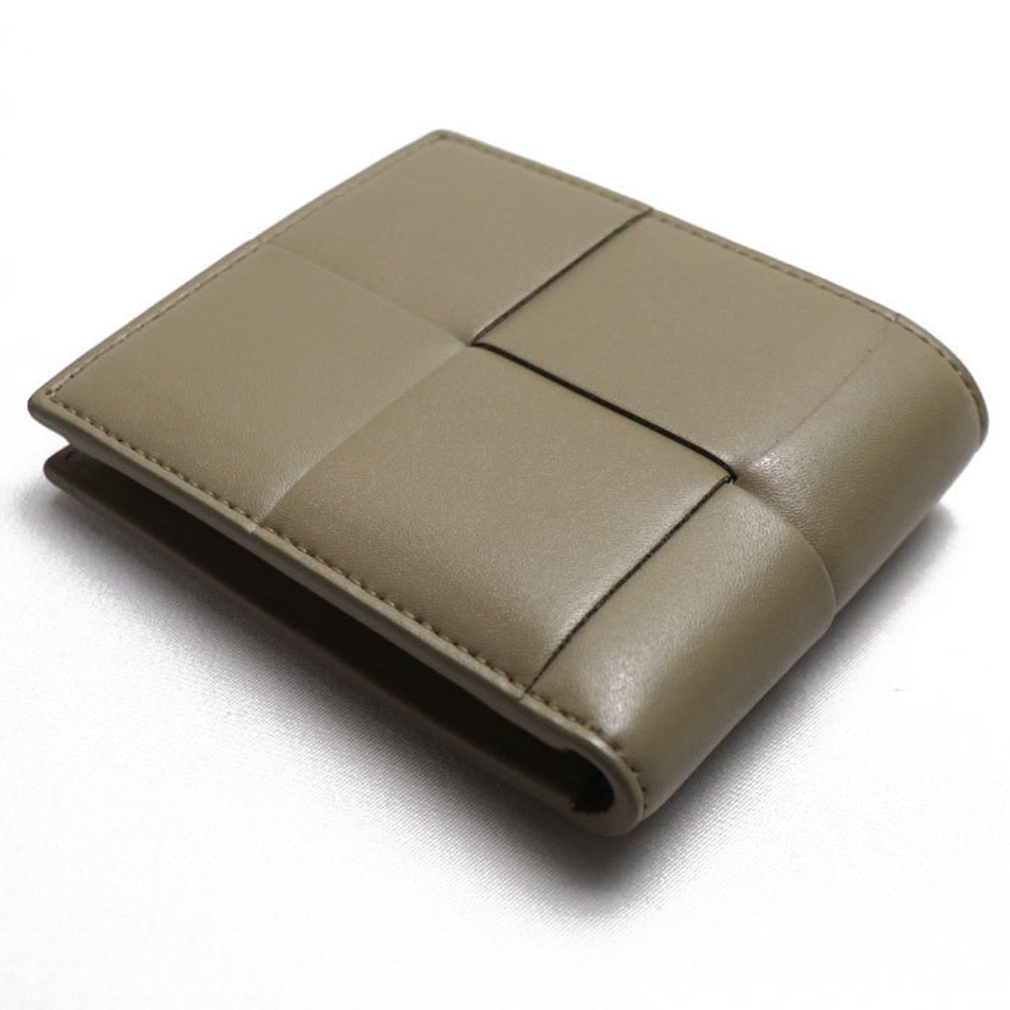 Luxury Bottega Veneta Intrecciato Wallet (Bi-Fold) ()