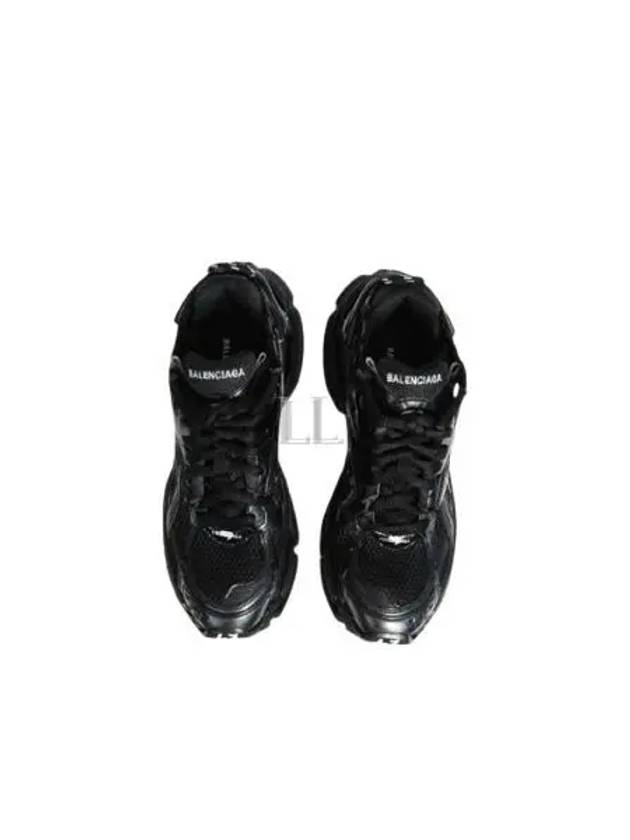 Luxury Balenciaga Runner Low Top Sneakers Black